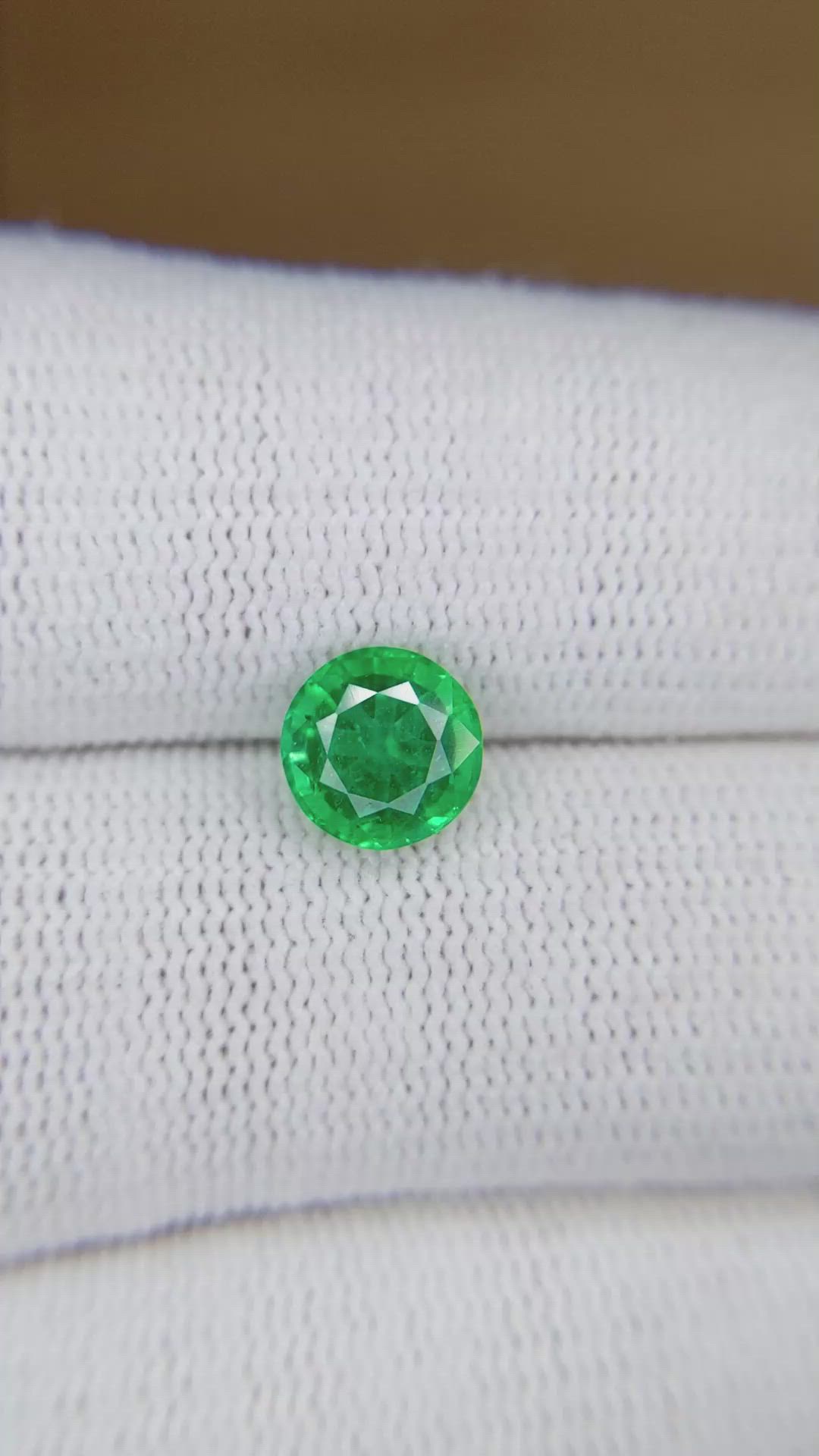 1.52 Ct. Emerald from Zambia Size Video