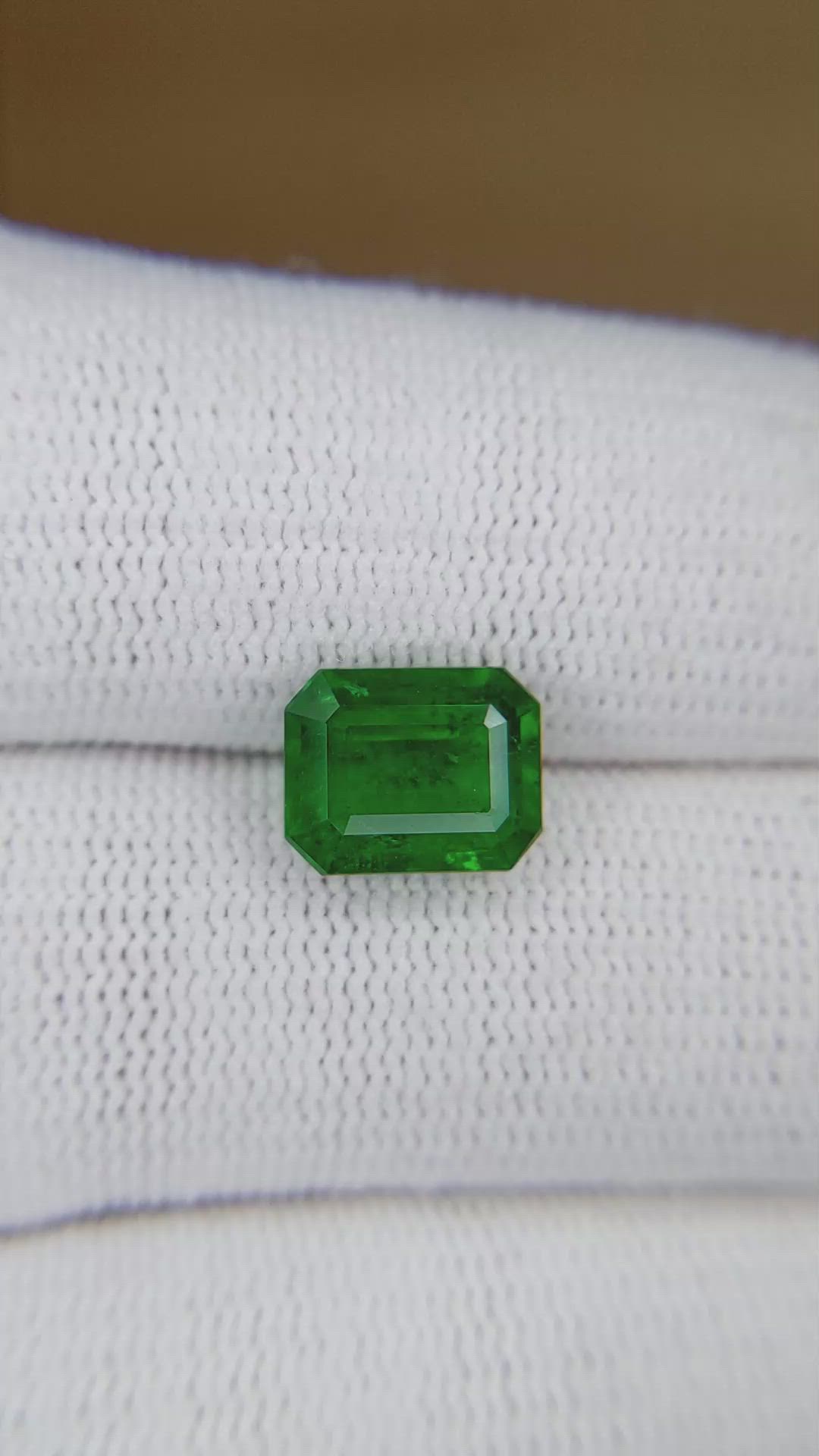 2.86 Ct. Emerald from Zambia Size Video