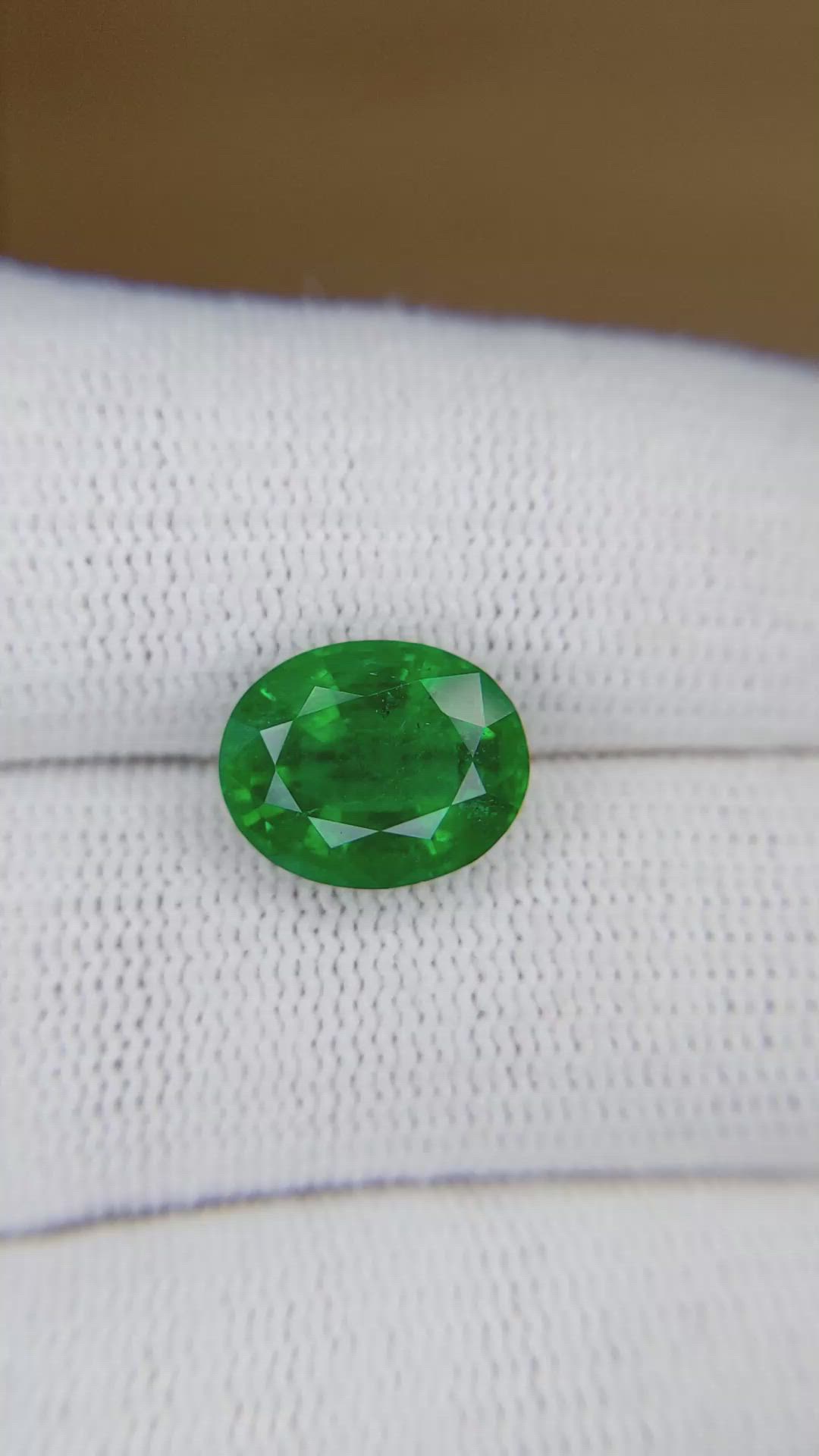3.91 Ct. Emerald from Zambia Size Video