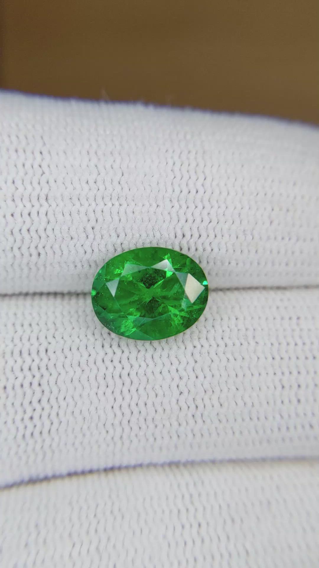 2.65 Ct. Emerald from Zambia Size Video