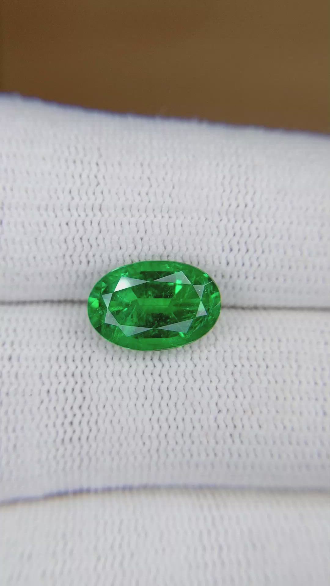 3.21 Ct. Emerald from Zambia Size Video