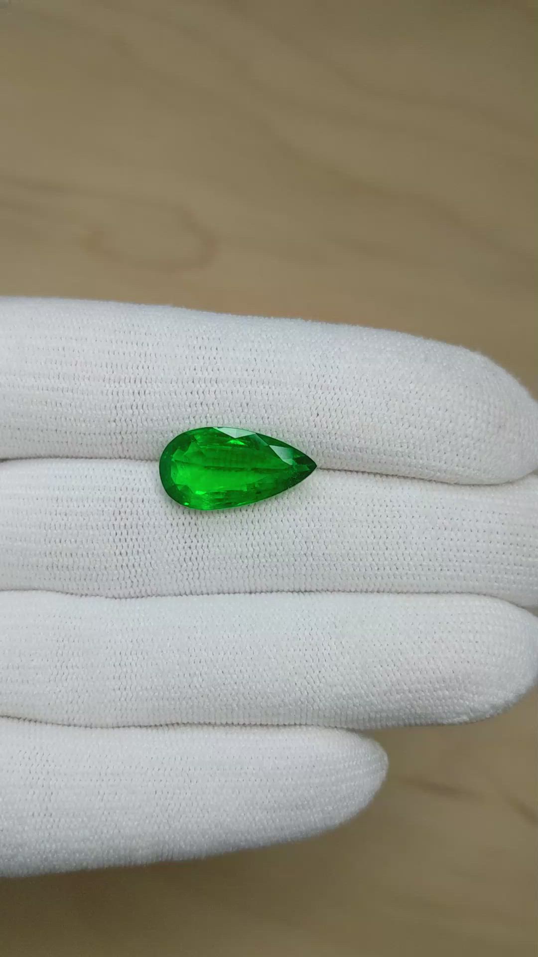 5.64 Ct. Emerald from Zambia Size Video