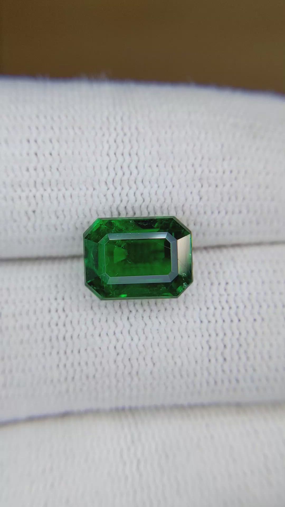 3.71 Ct. Emerald from Zambia Size Video