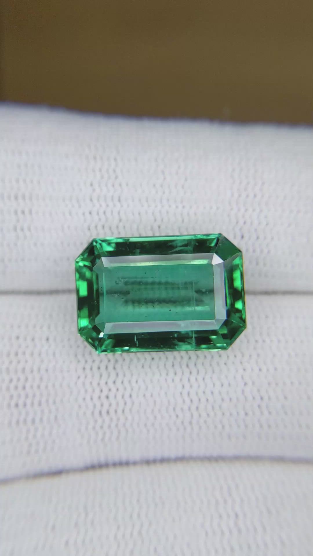 9.29 Ct. Emerald from Zambia Size Video