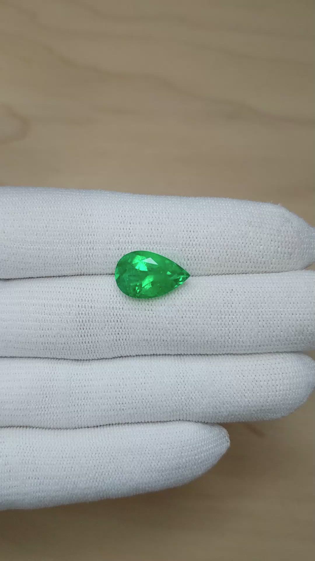 6.10 Ct. Emerald from Colombia - Muzo Size Video