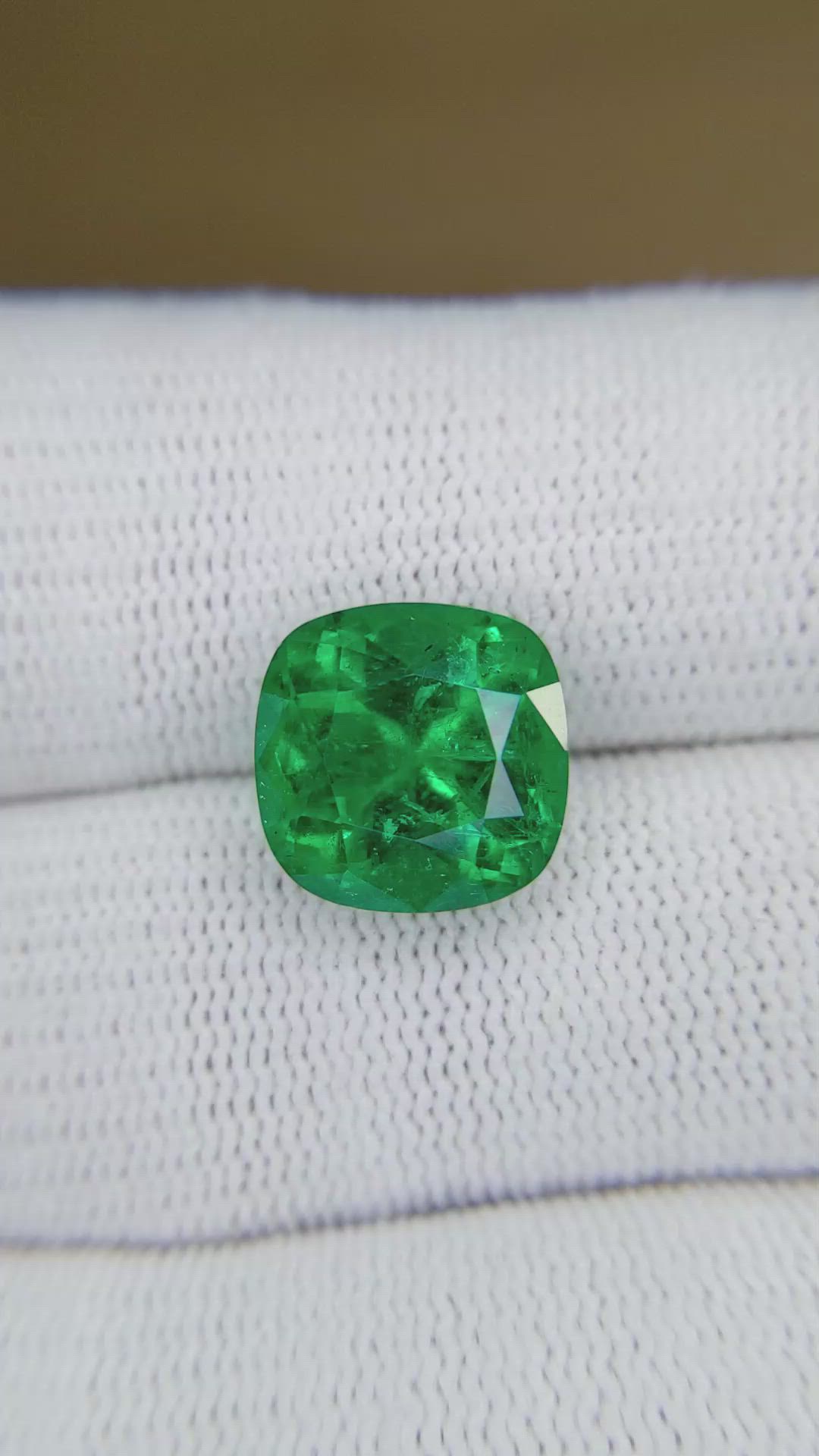 5.46 Ct. Emerald from Colombia - Muzo Size Video