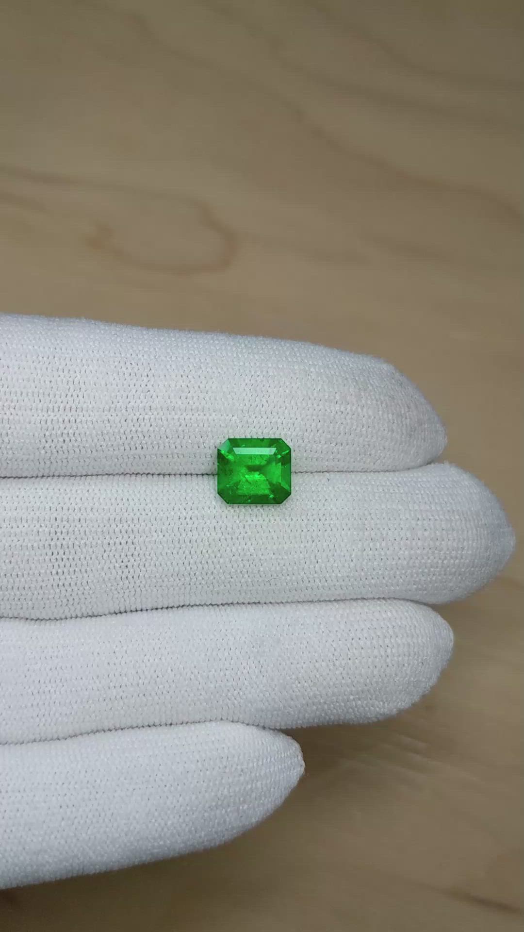 2.38 Ct. Emerald from Colombia - Muzo Size Video