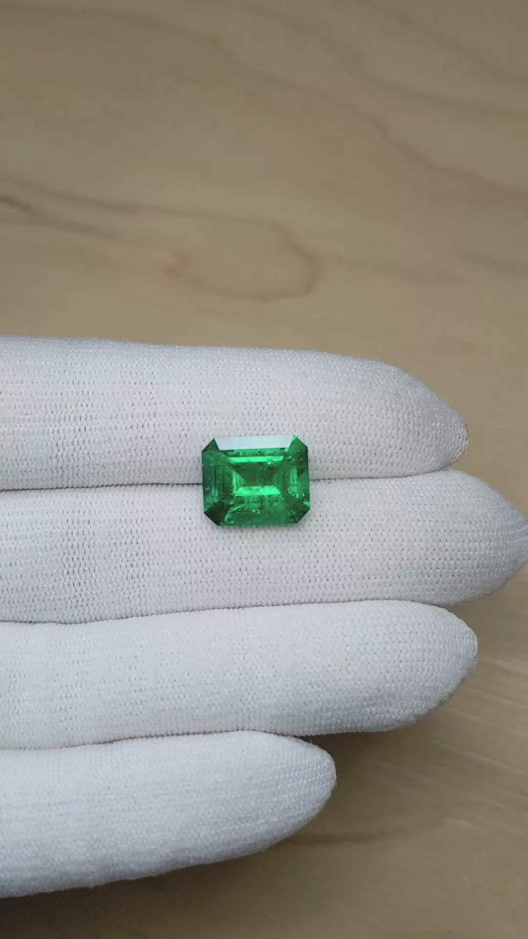 6.22 Ct. Emerald from Colombia - Muzo Size Video