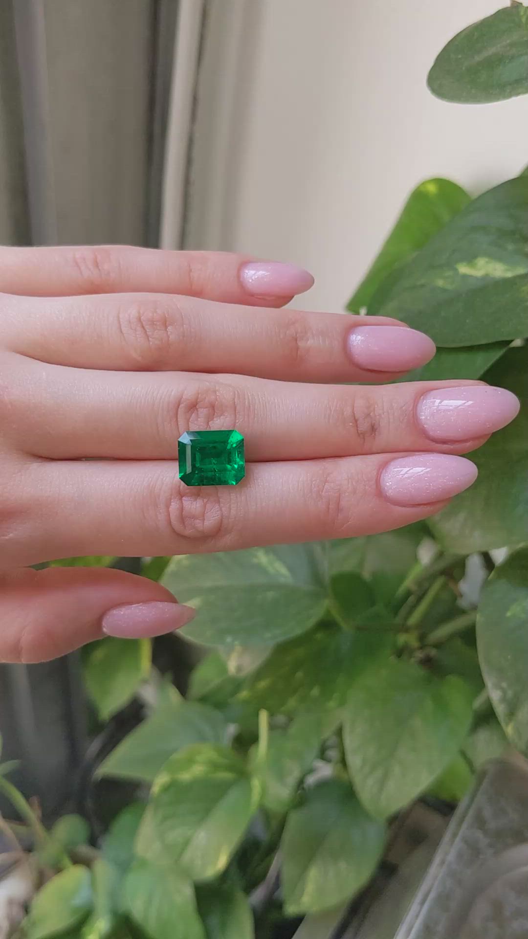 6.22 Ct. Emerald from Colombia - Muzo Size Video