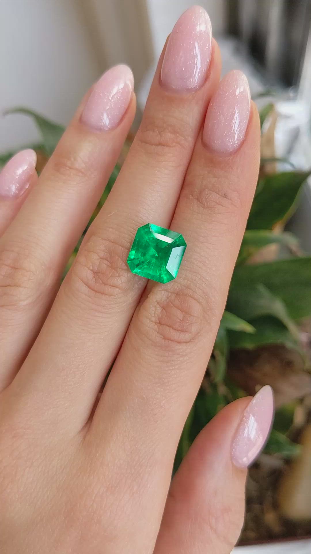 5.67 Ct. Emerald from Colombia Size Video