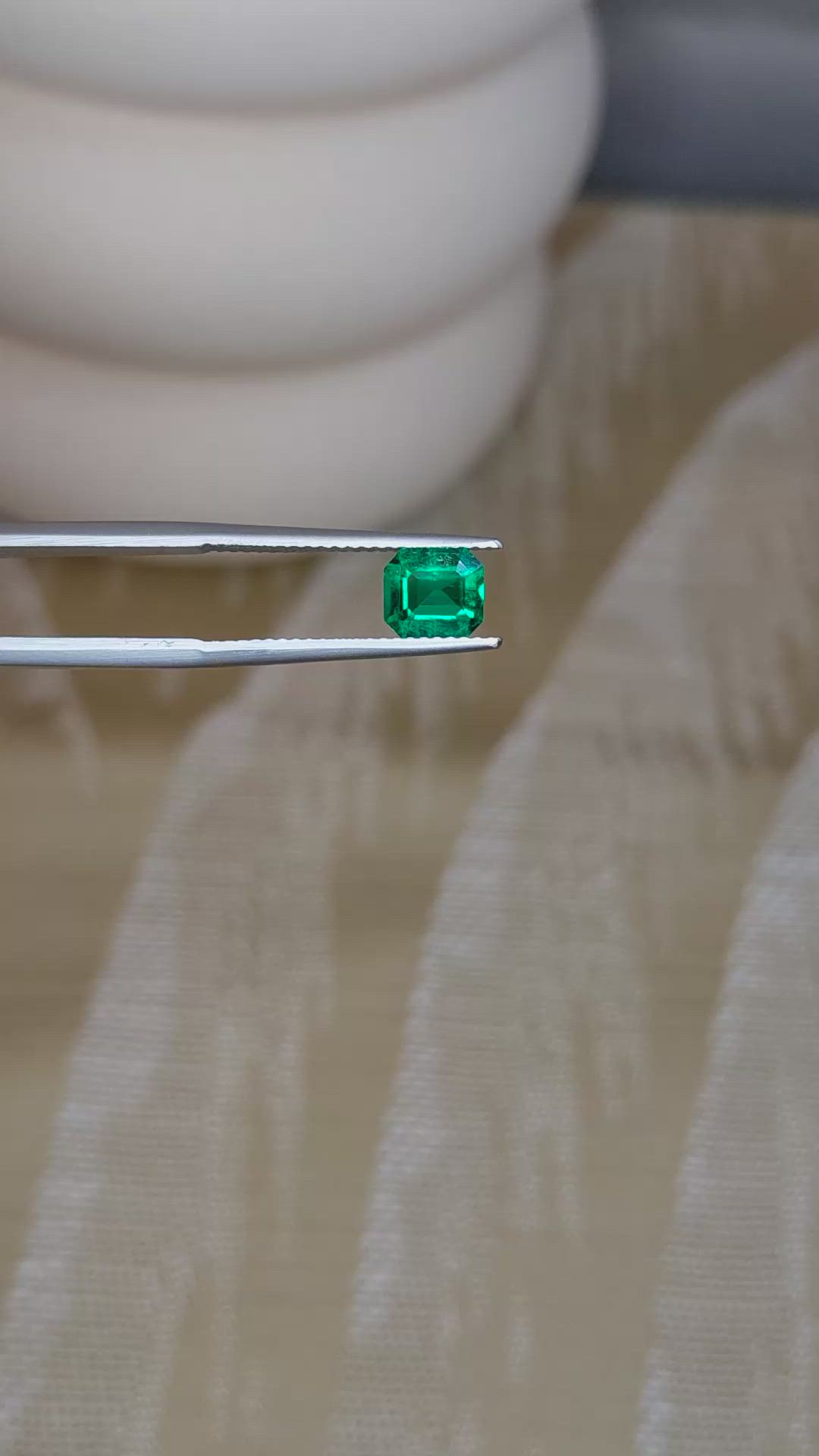 0.80 Ct. Emerald from Colombia Size Video