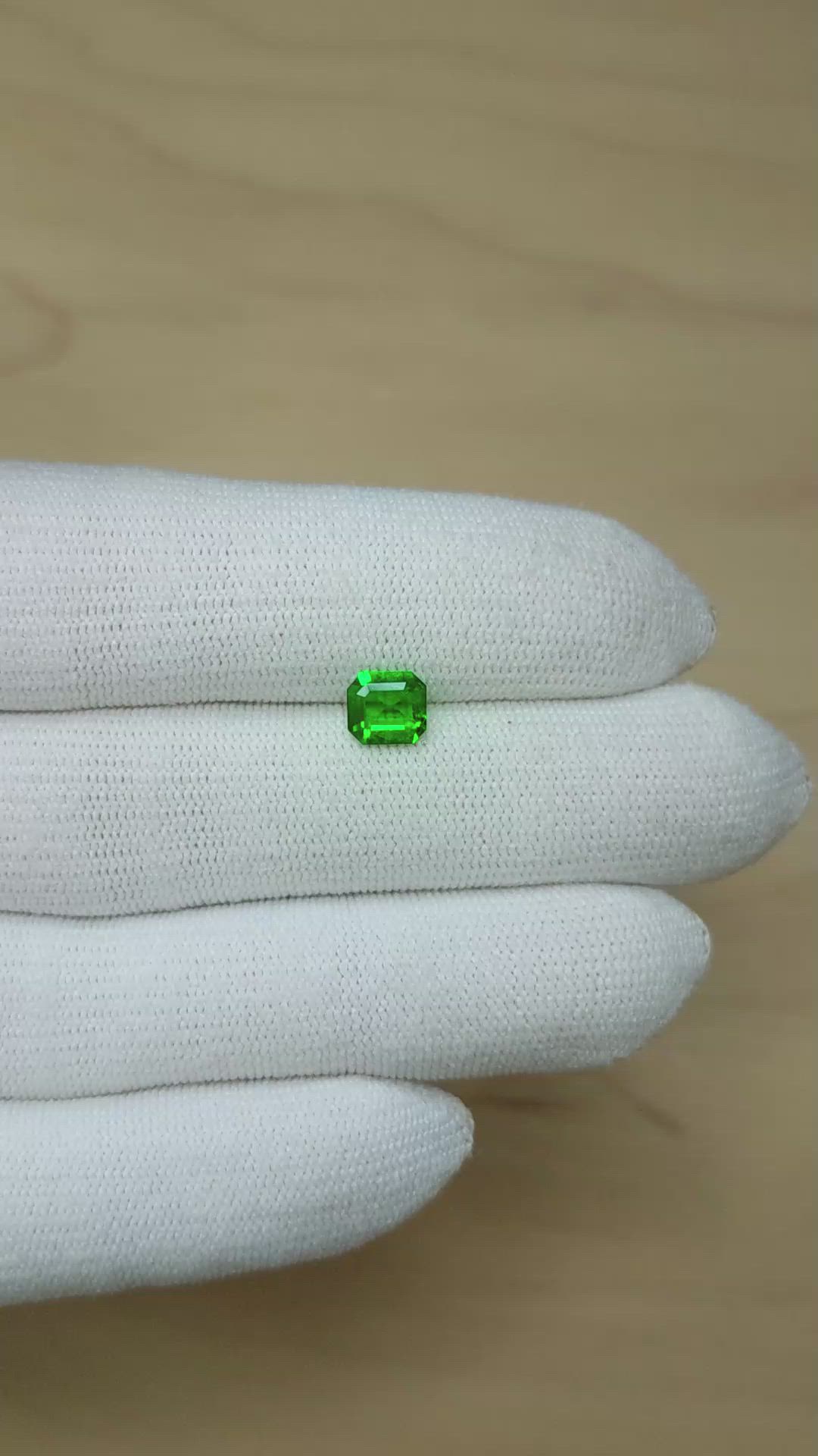 0.80 Ct. Emerald from Colombia Size Video