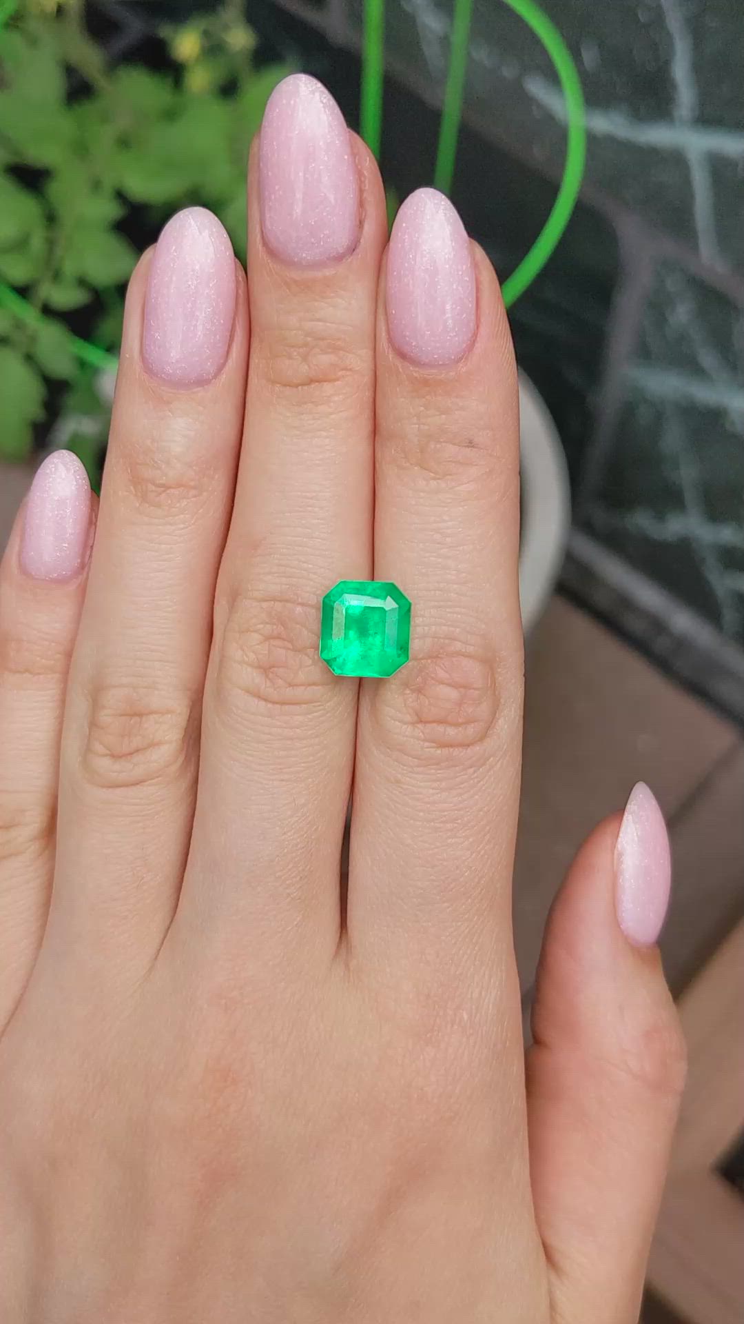 4.80 Ct. Emerald from Colombia Size Video