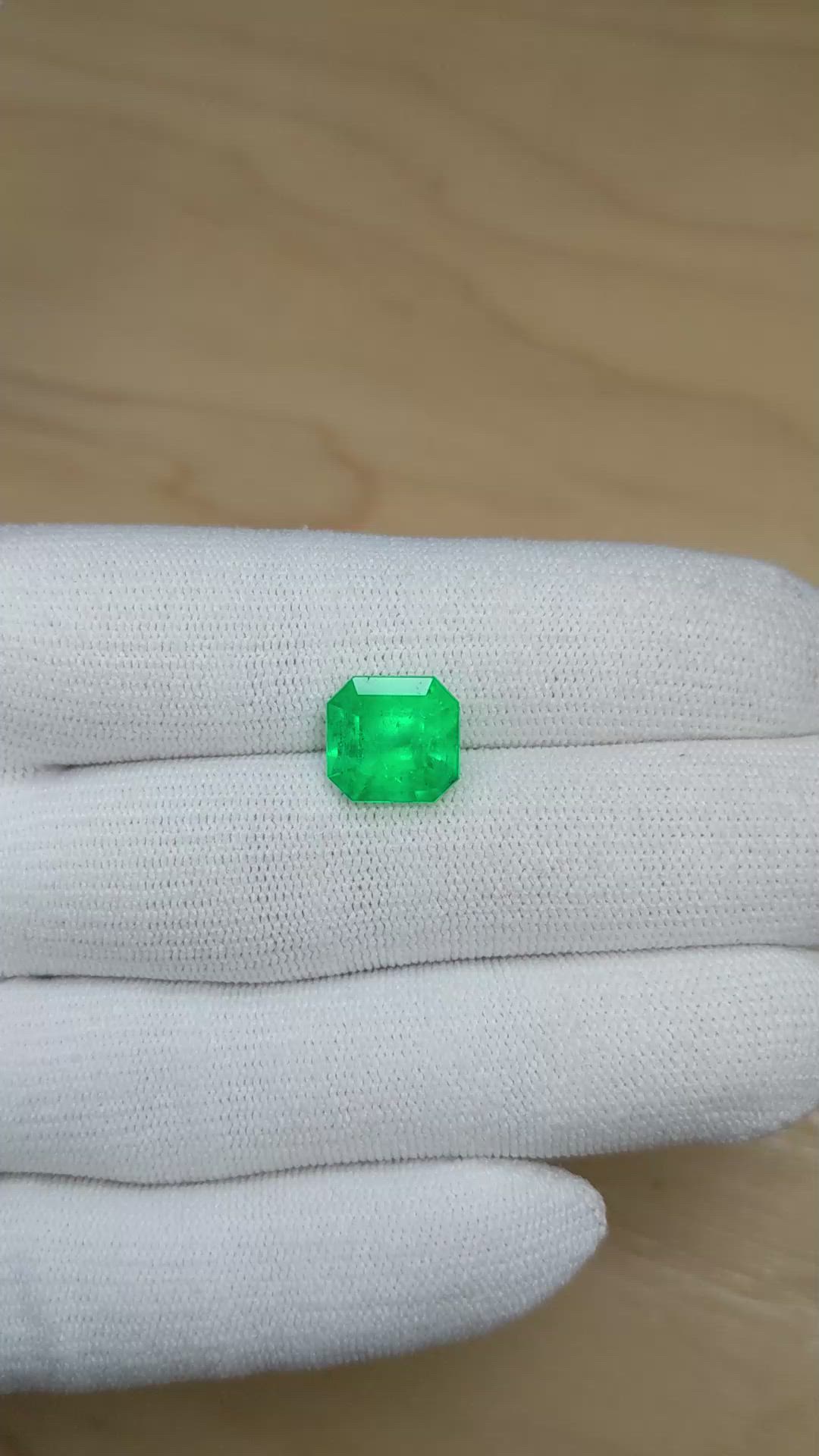 4.80 Ct. Emerald from Colombia Size Video