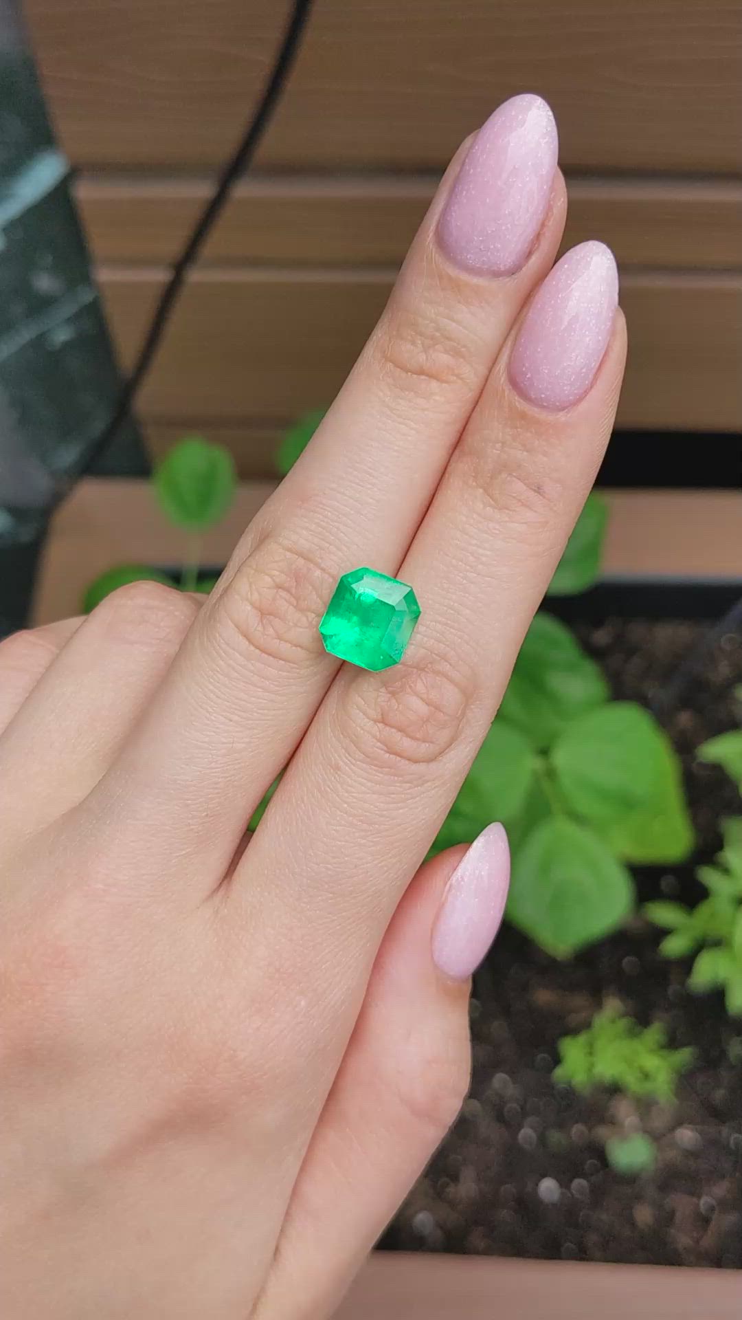 4.80 Ct. Emerald from Colombia Size Video