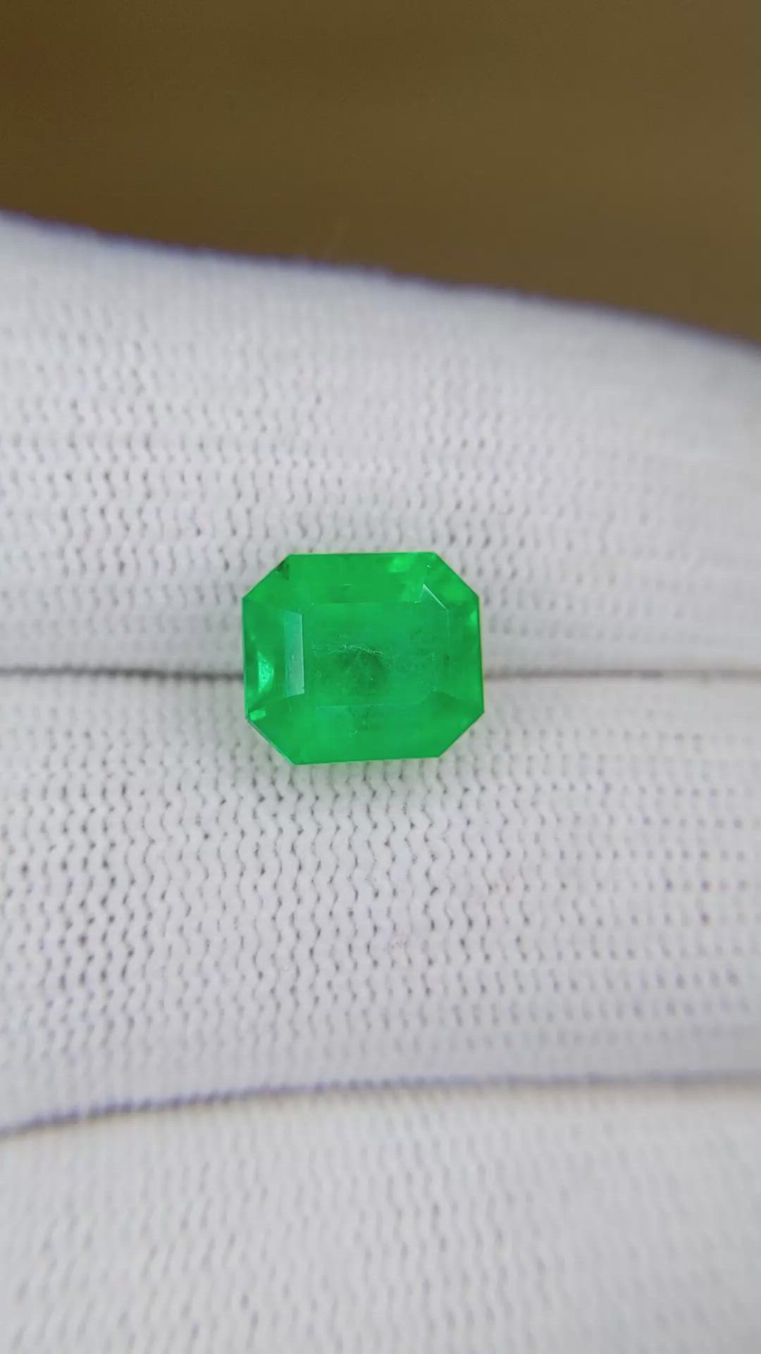 3.97 Ct. Emerald from Colombia Size Video