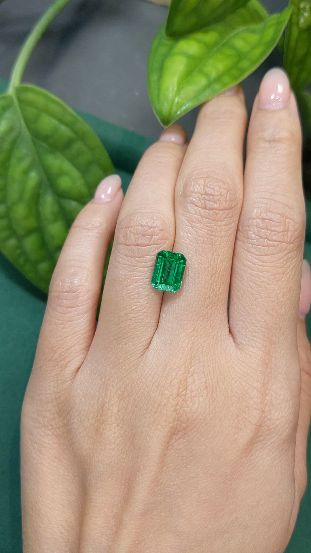 2.63 Ct. Emerald from Zambia Size Video
