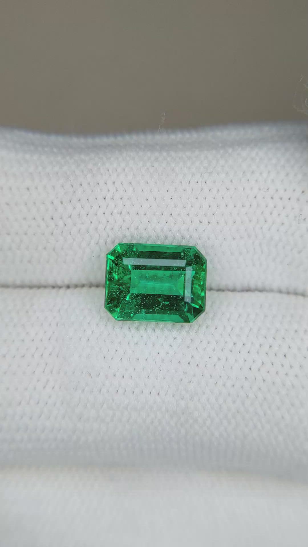 2.63 Ct. Emerald from Zambia Size Video