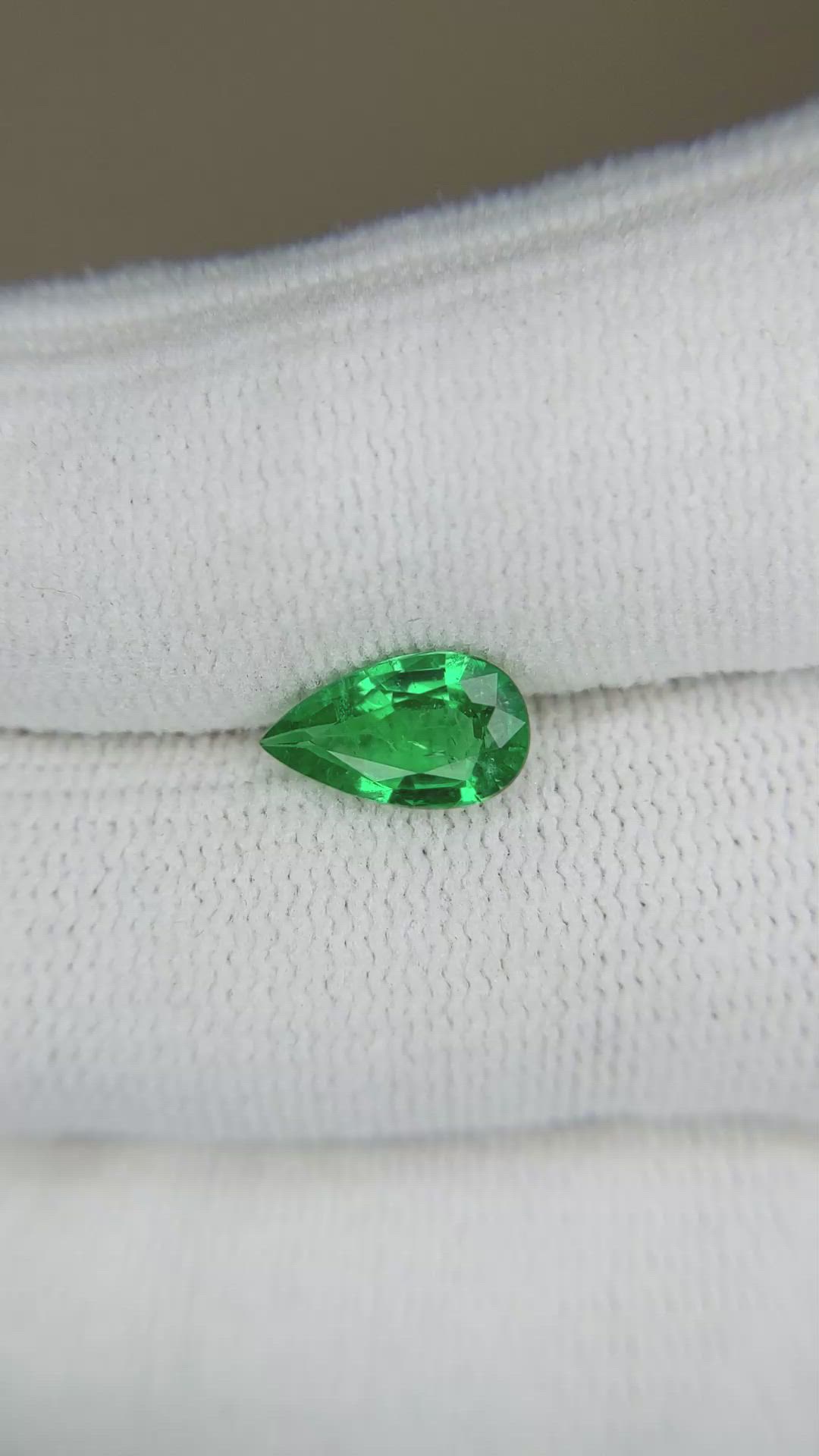 1.09 Ct. Emerald from Zambia Size Video