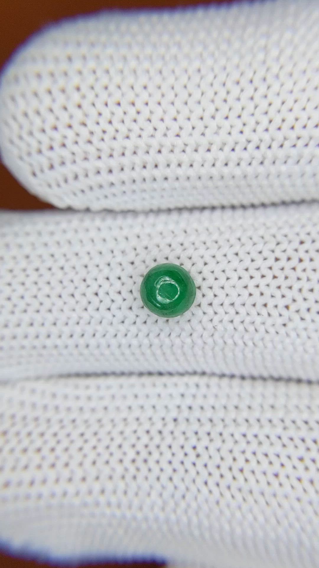 0.52 Ct. Cabochon Emerald from Colombia - Muzo Size Video