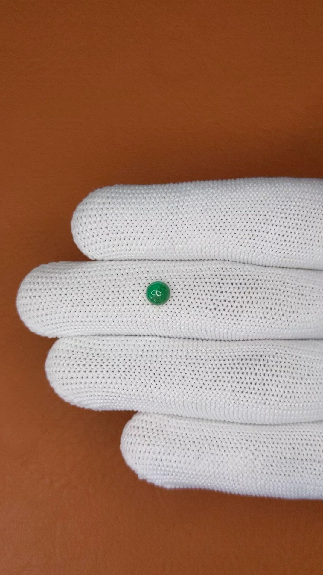 0.53 Ct. Cabochon Emerald from Colombia - Muzo Size Video