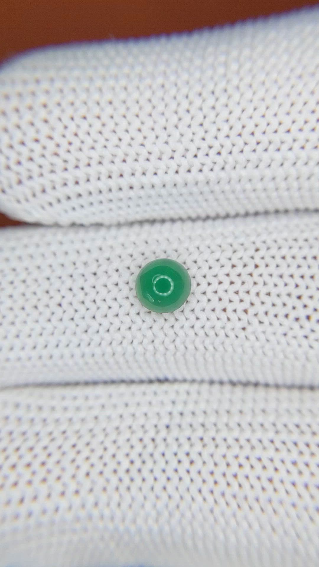 0.36 Ct. Cabochon Emerald from Colombia - Muzo Size Video