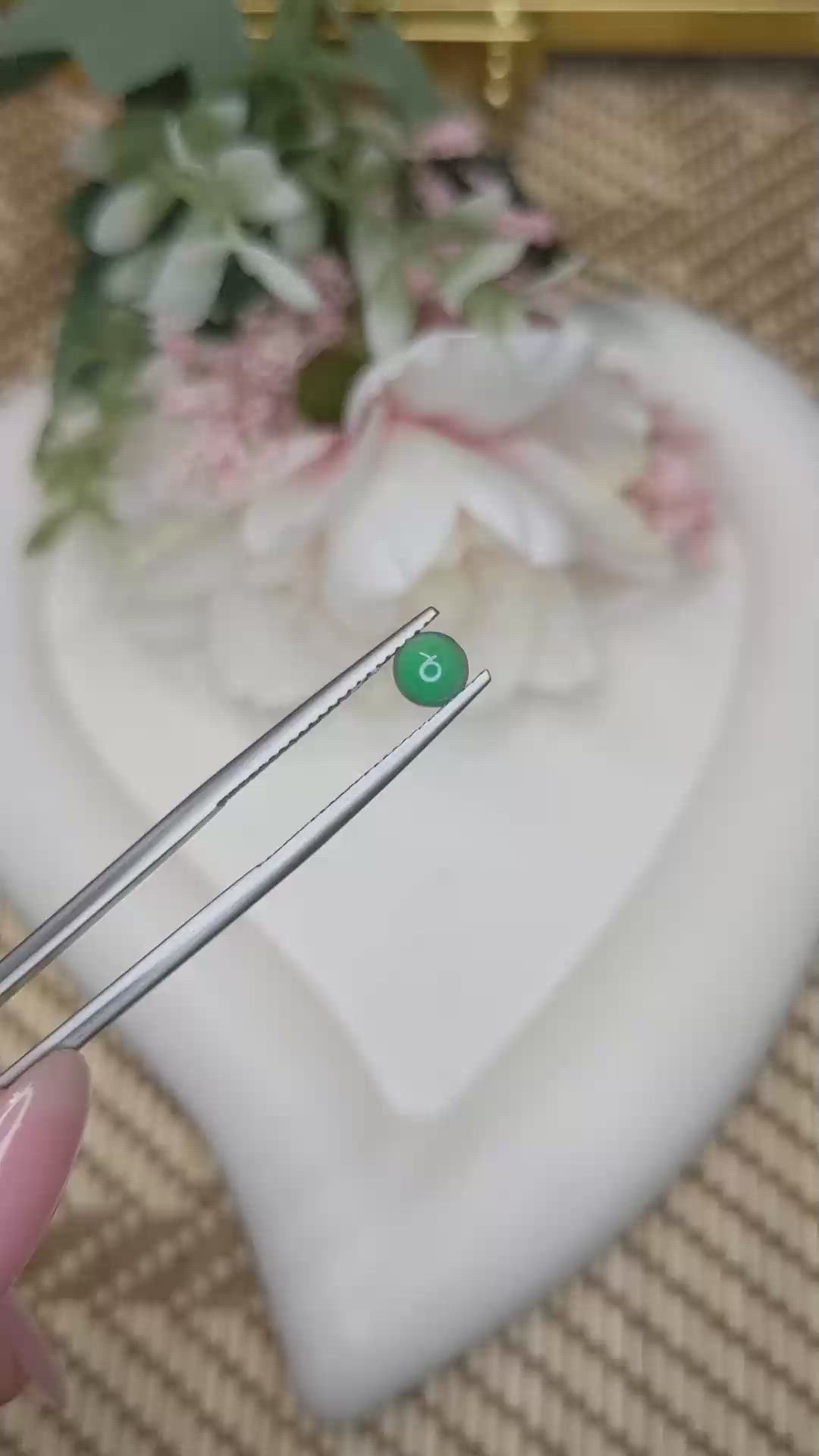 0.40 Ct. Cabochon Emerald from Colombia - Muzo Size Video