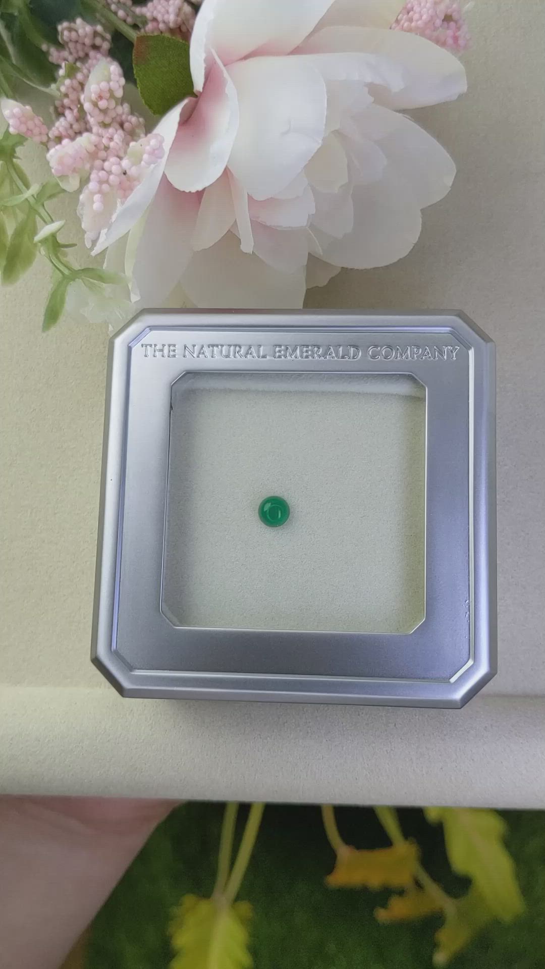 0.40 Ct. Cabochon Emerald from Colombia - Muzo Size Video