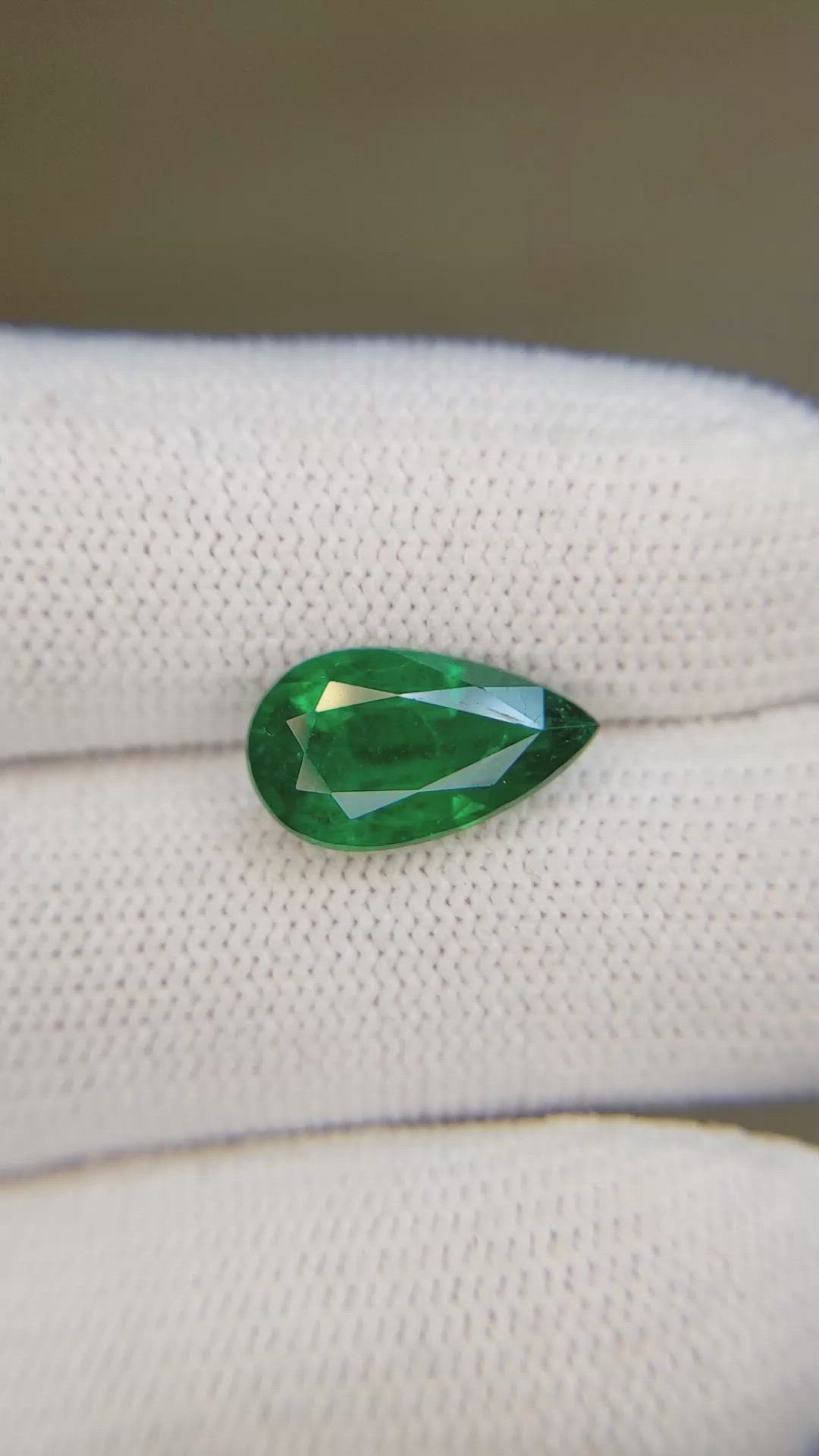 2.86 Ct. Emerald from Zambia Size Video