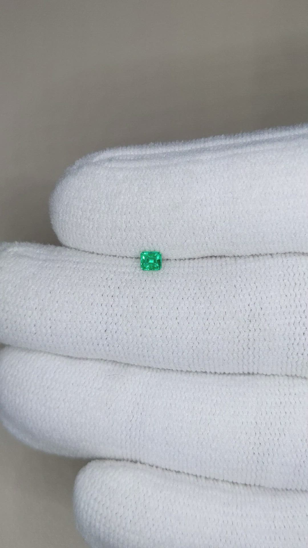 0.13 Ct. Emerald from Afghanistan Size Video