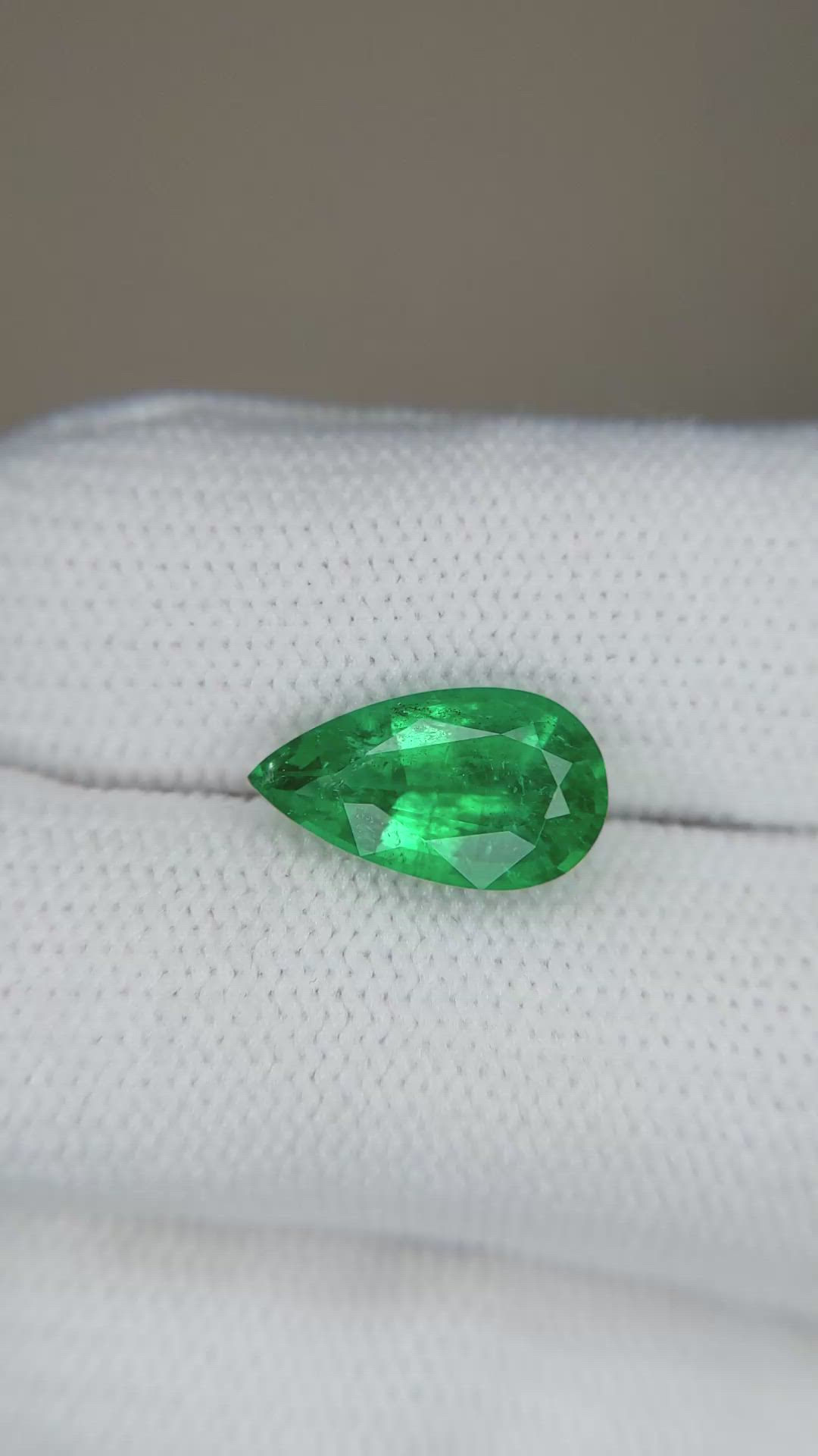 2.54 Ct. Emerald from Zambia Size Video