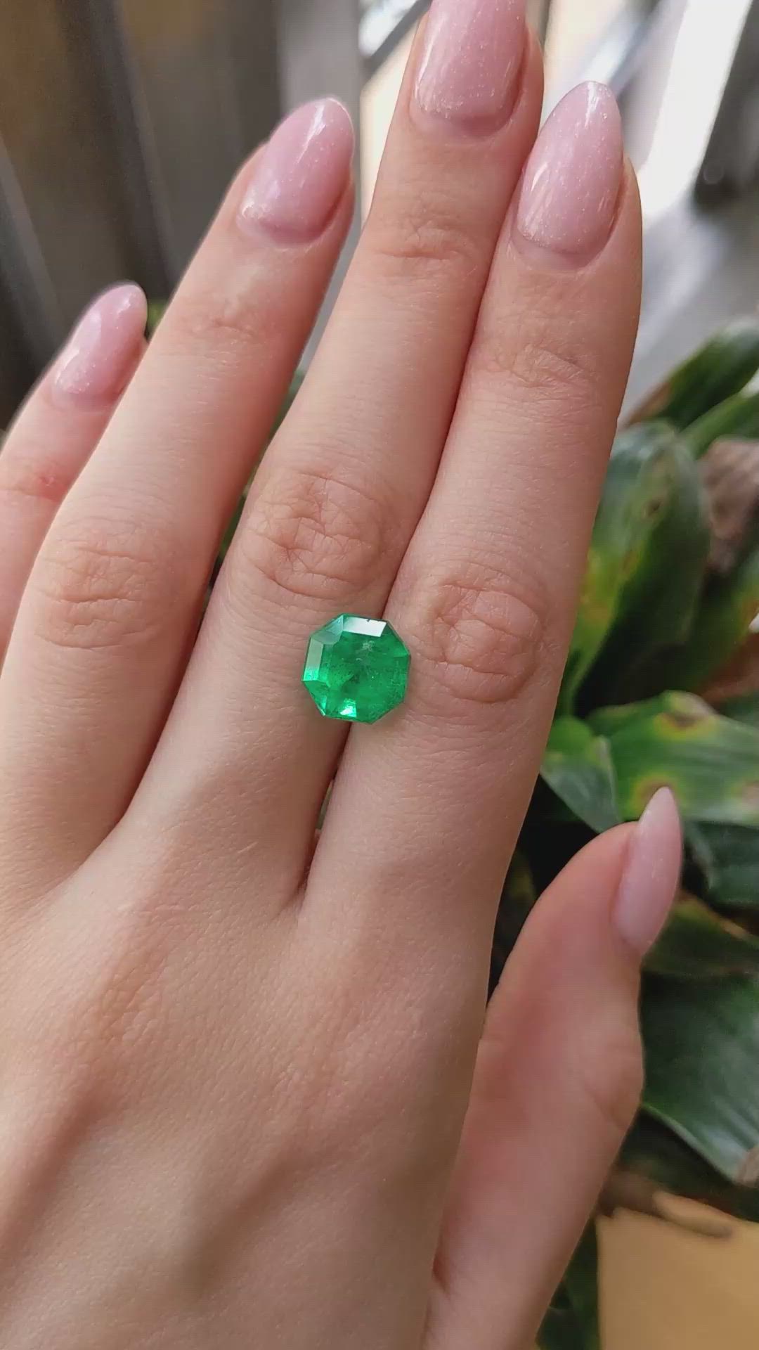 4.90 Ct. Emerald from Colombia Size Video