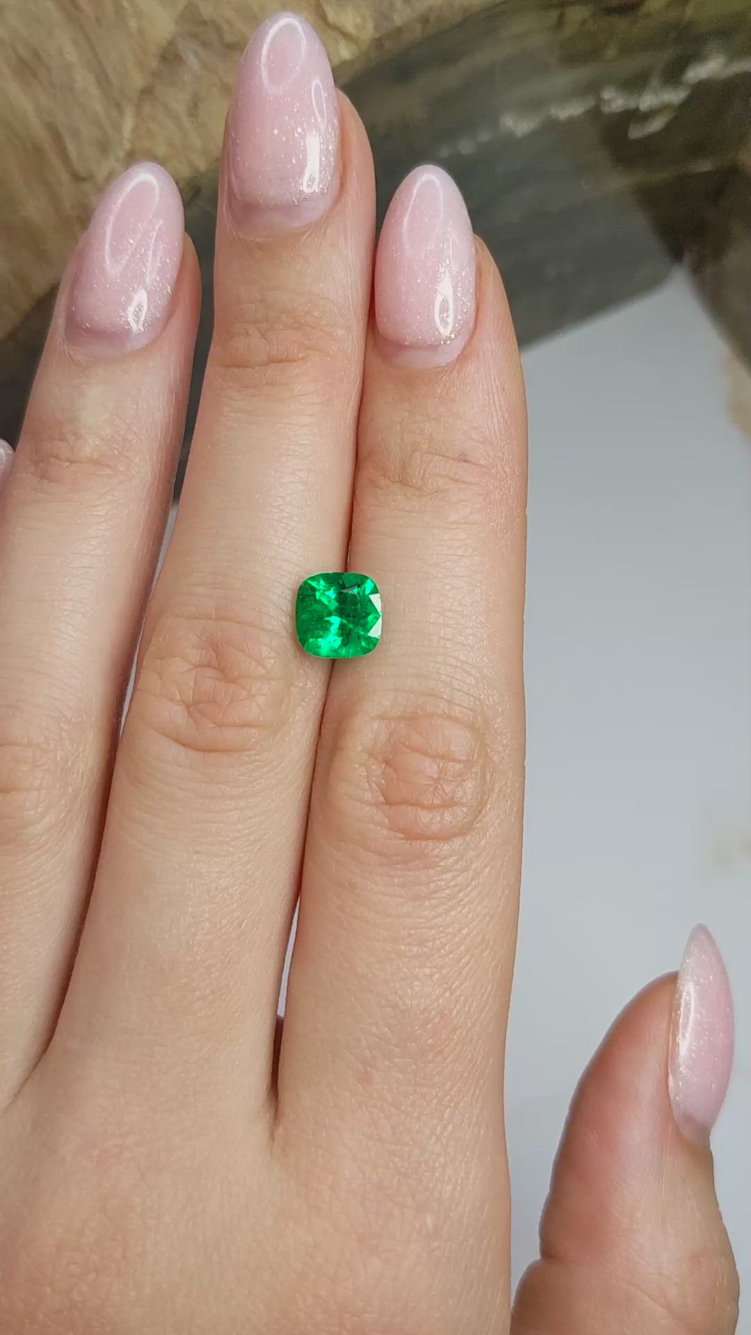 1.72 Ct. Emerald from Colombia - Muzo Size Video