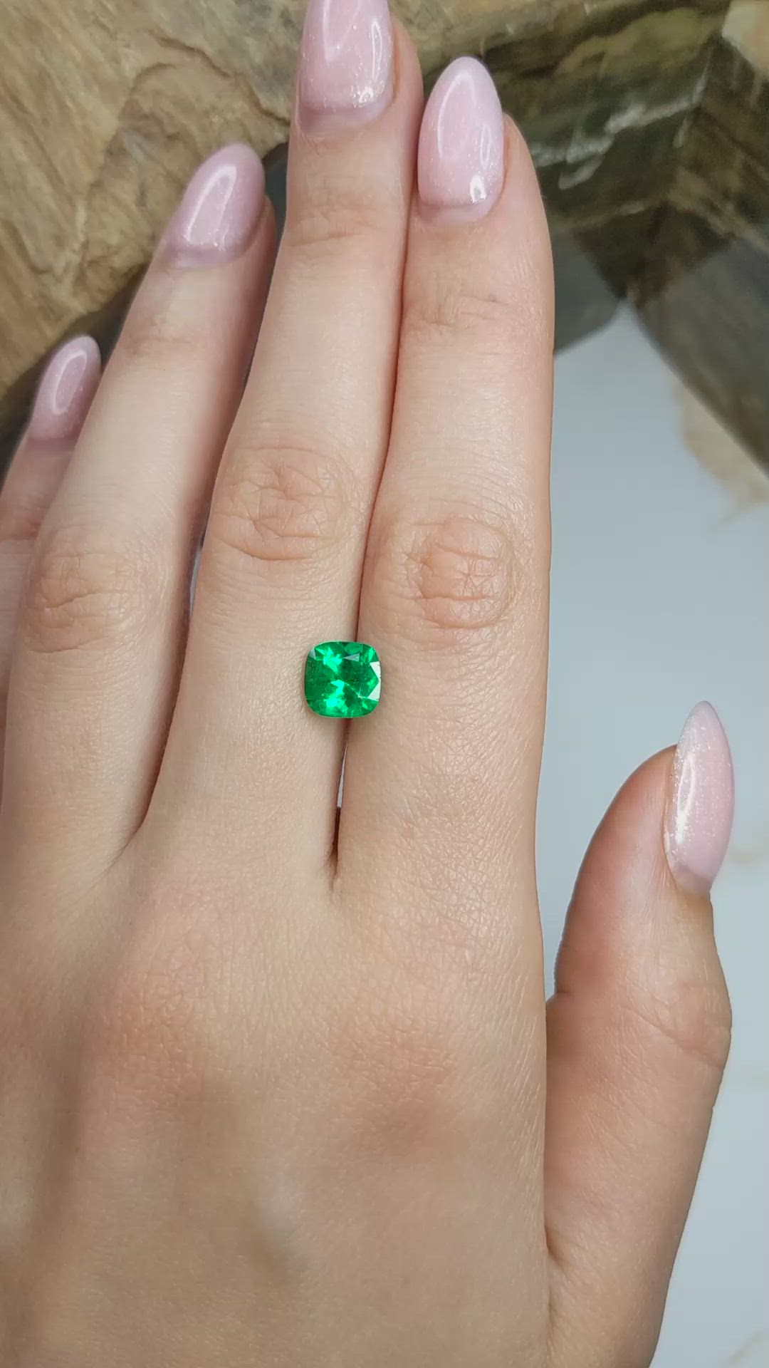 1.72 Ct. Emerald from Colombia - Muzo Size Video