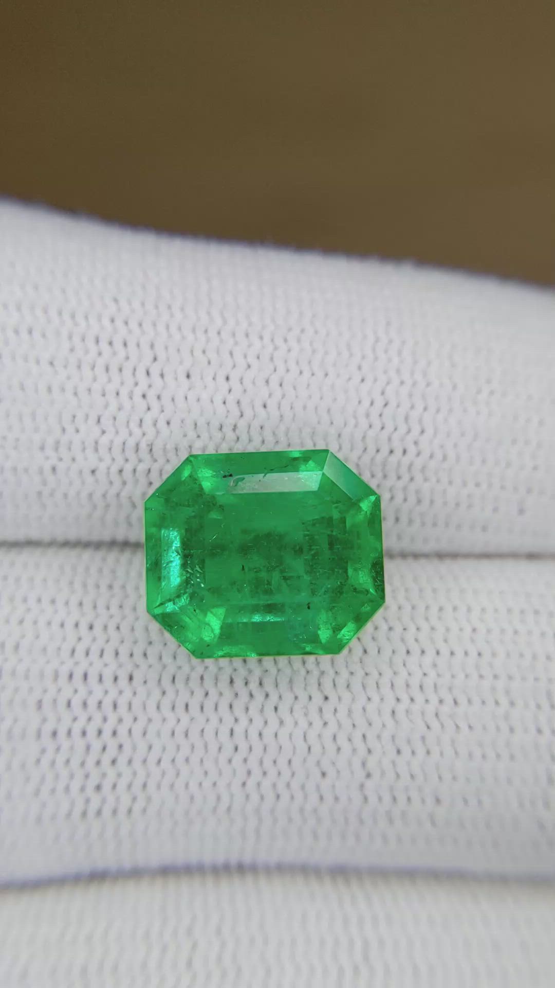 6.41 Ct. Emerald from Colombia Size Video