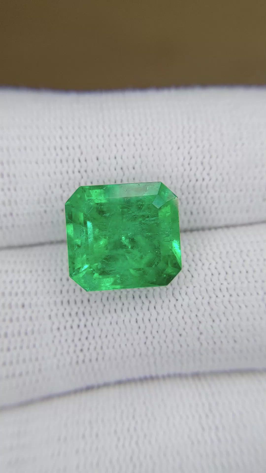 7.43 Ct. Emerald from Colombia Size Video