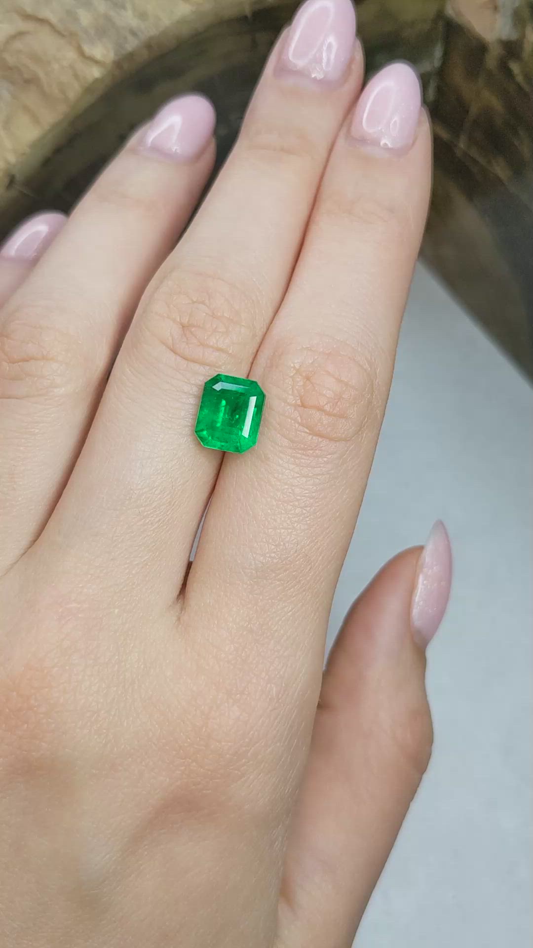 2.87 Ct. Emerald from Colombia - Muzo Size Video