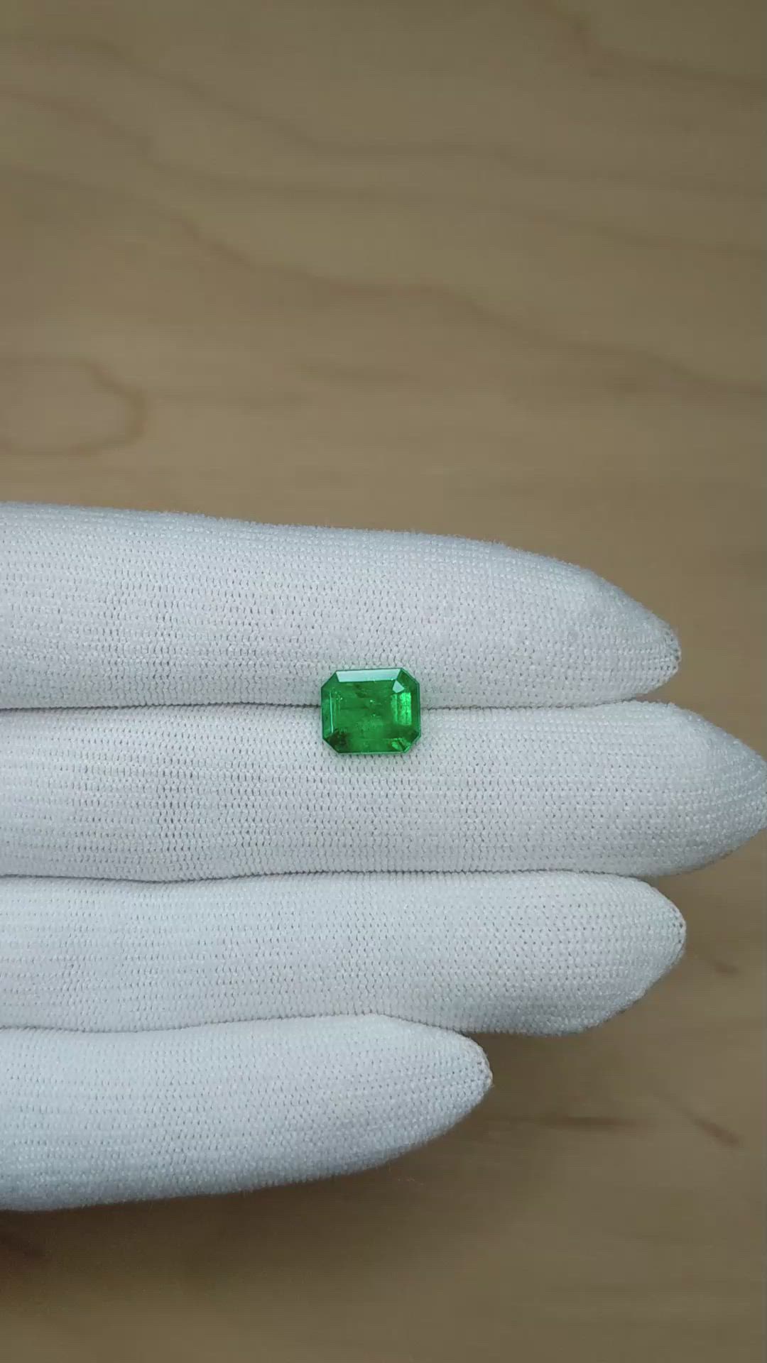 2.87 Ct. Emerald from Colombia - Muzo Size Video