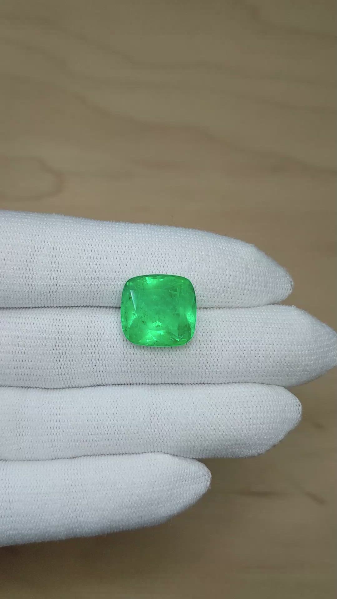 11.57 Ct. Emerald from Colombia Size Video