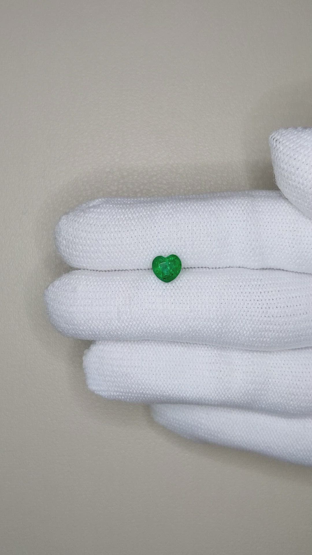 0.91 Ct. Emerald from Zambia Size Video