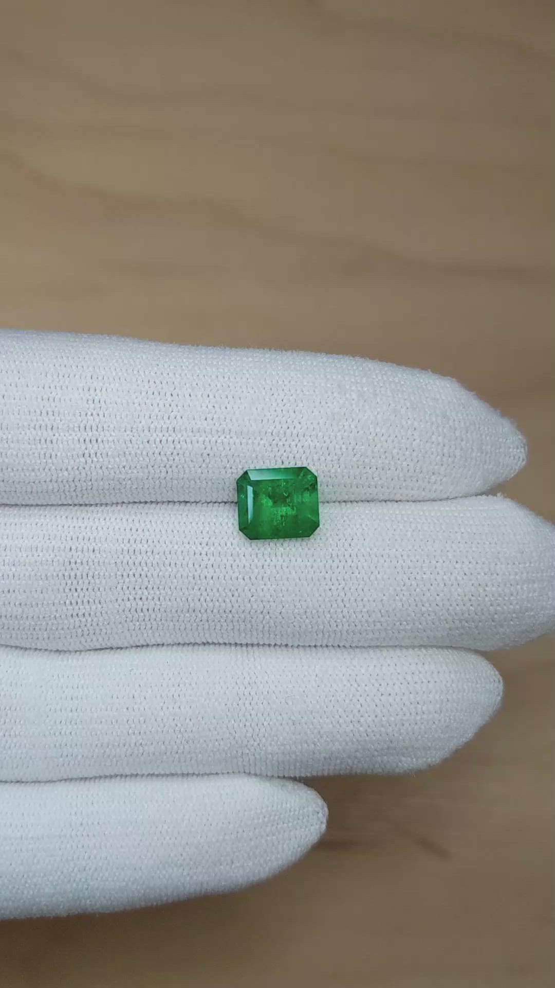 2.36 Ct. GRN Emerald from Colombia - Muzo Size Video