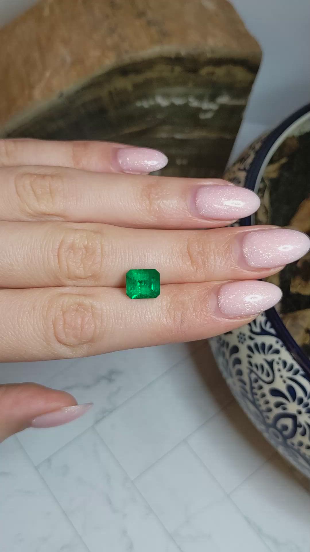2.36 Ct. GRN Emerald from Colombia - Muzo Size Video