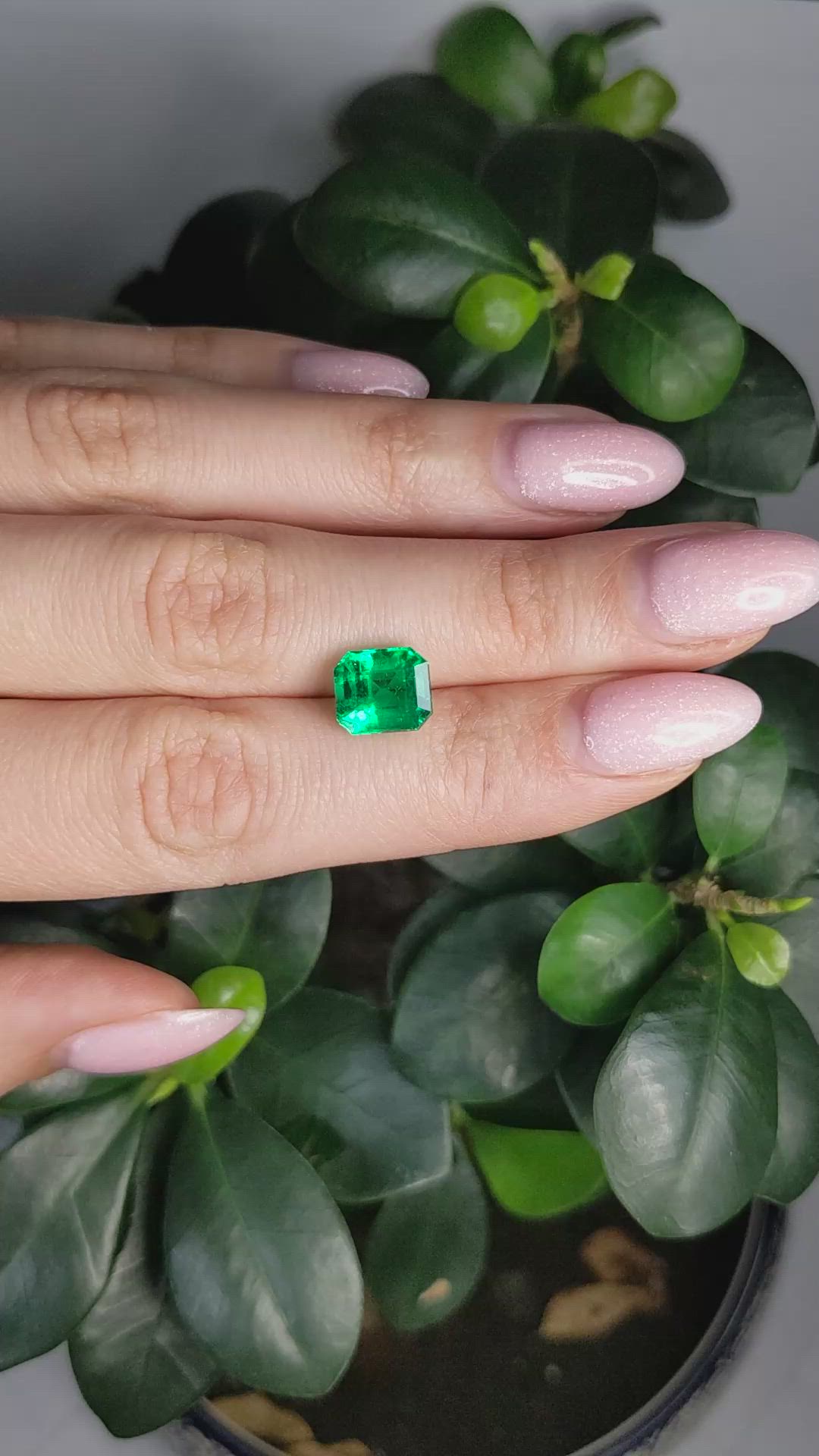 3.25 Ct. Emerald from Colombia Size Video
