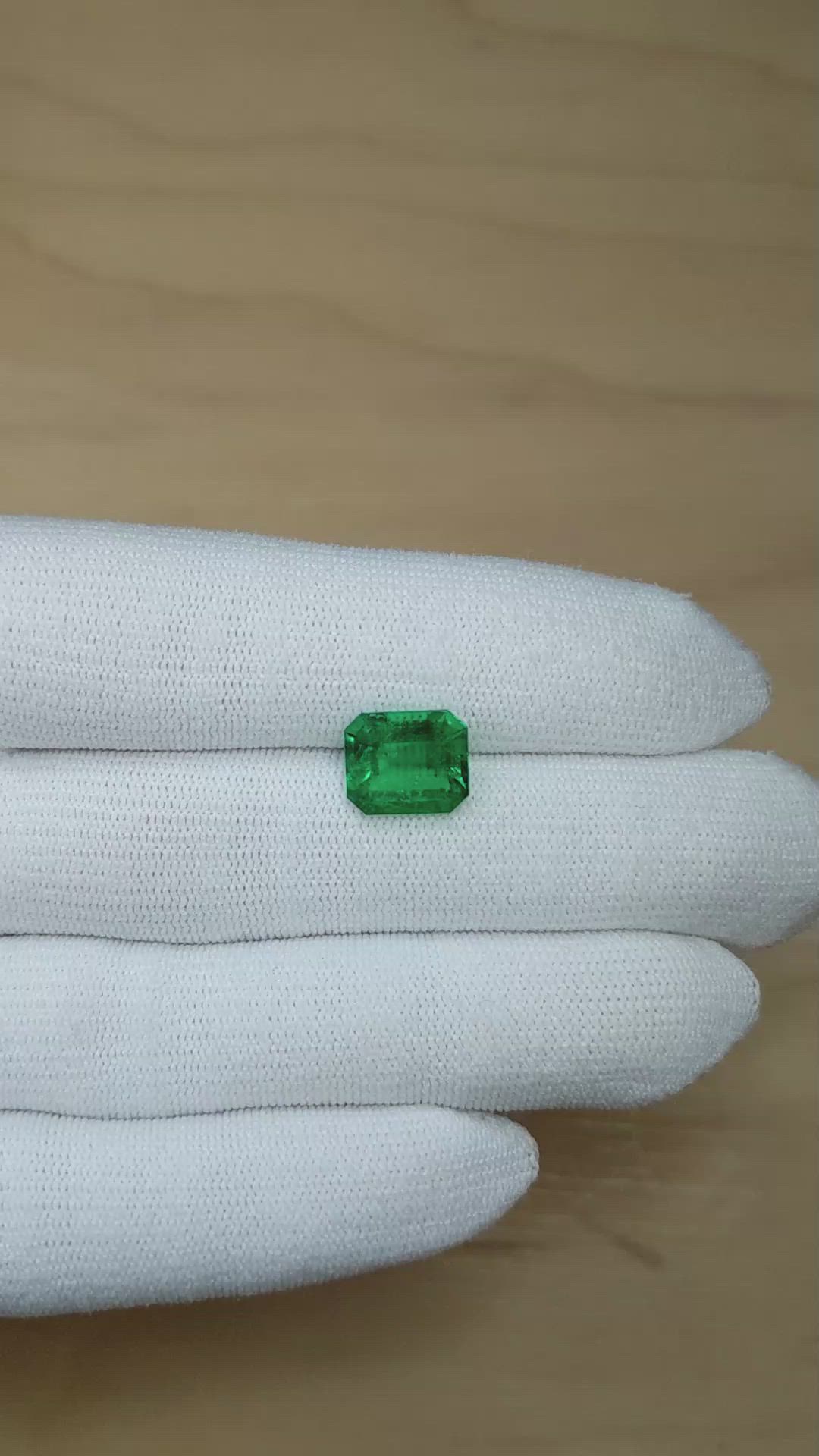 3.78 Ct. Emerald from Colombia - Muzo Size Video