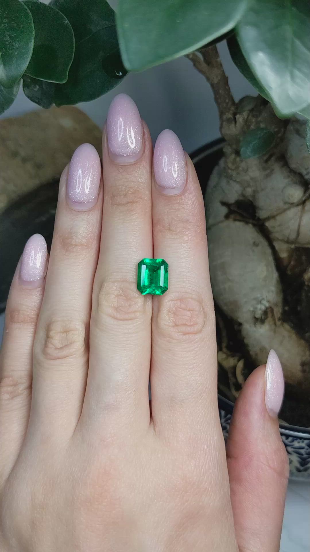 3.78 Ct. Emerald from Colombia - Muzo Size Video