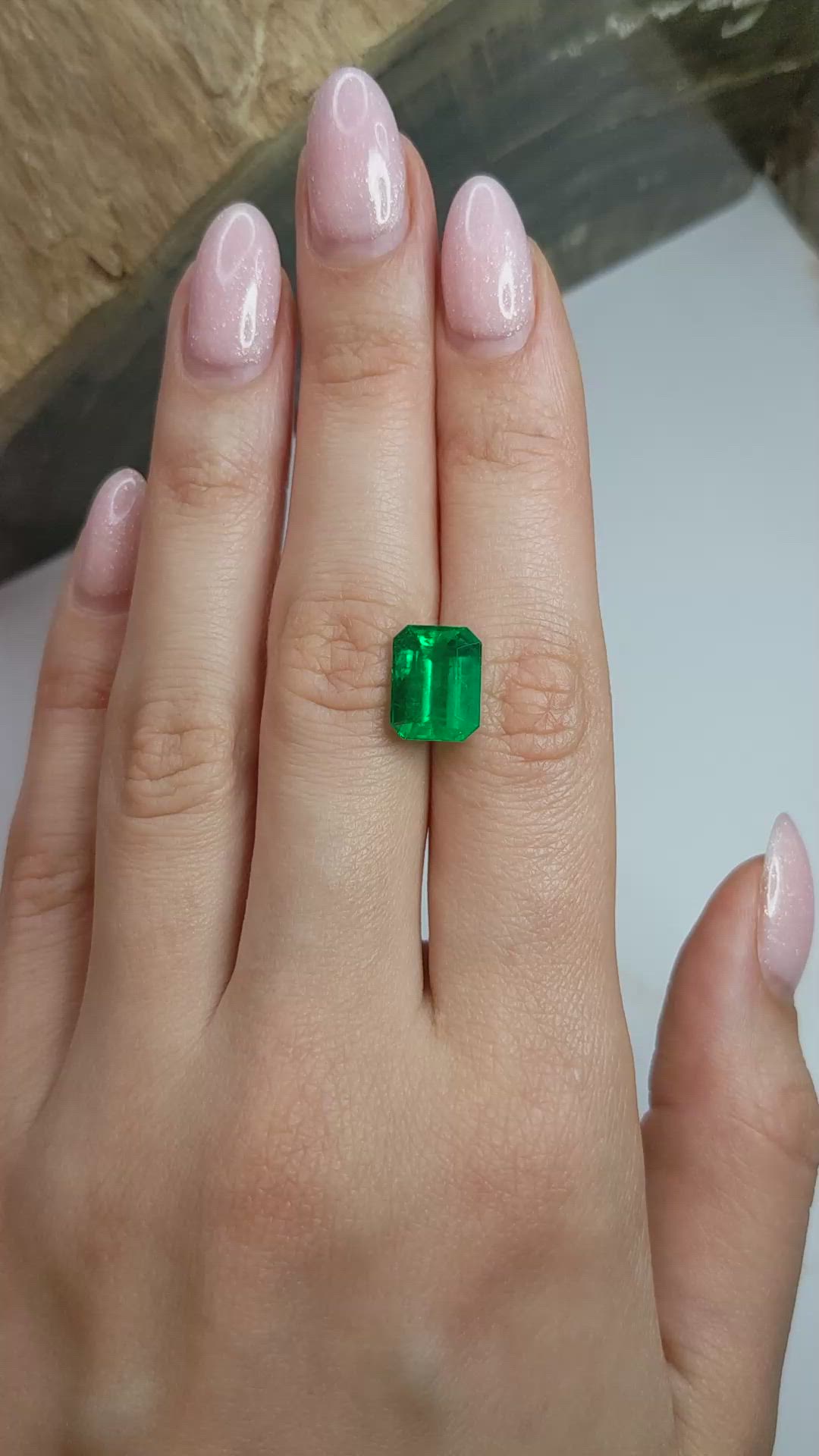 5.04 Ct. Emerald from Colombia Size Video