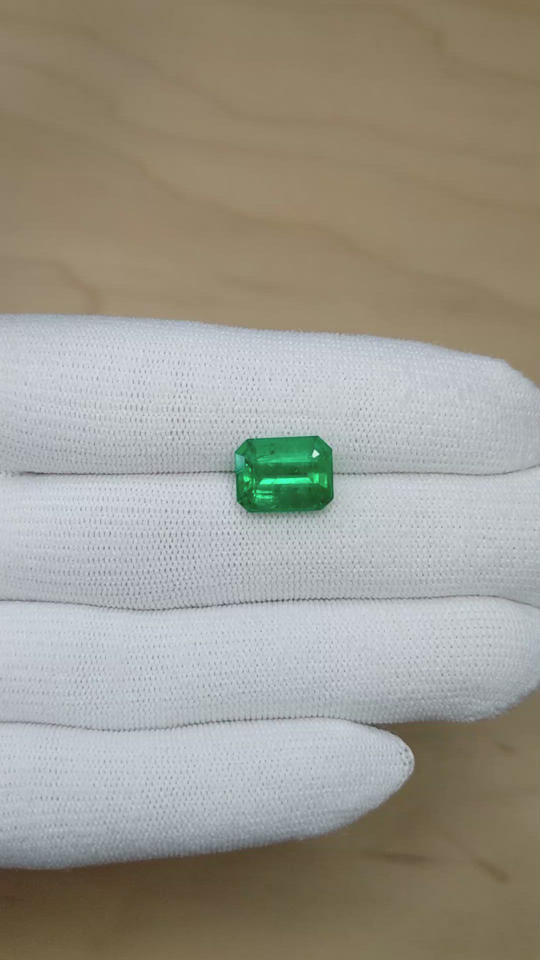 5.04 Ct. Emerald from Colombia Size Video