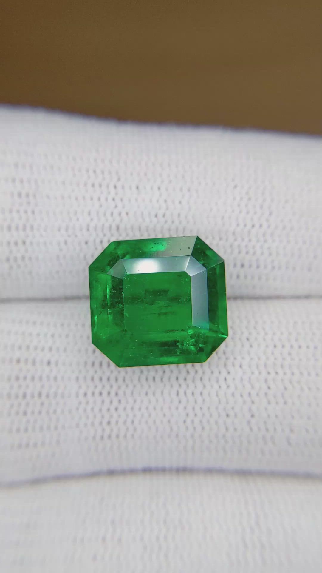 8.60 Ct. Emerald from Colombia Size Video