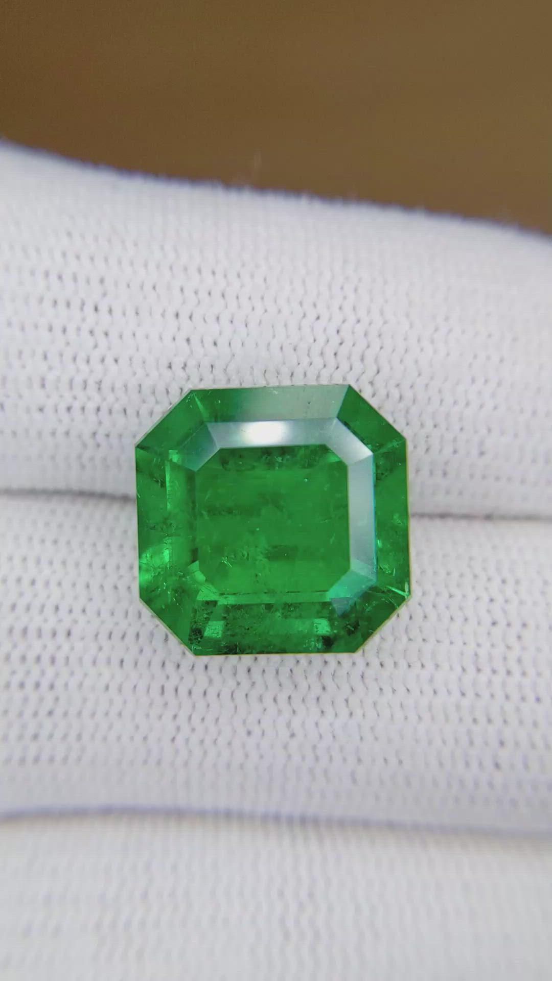 9.97 Ct. Emerald from Colombia Size Video