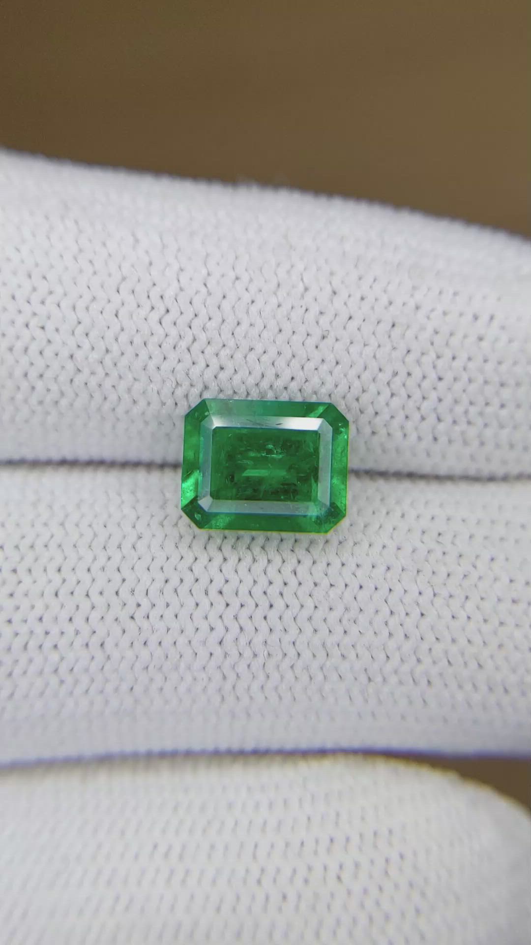 1.83 Ct. Emerald from Colombia Size Video